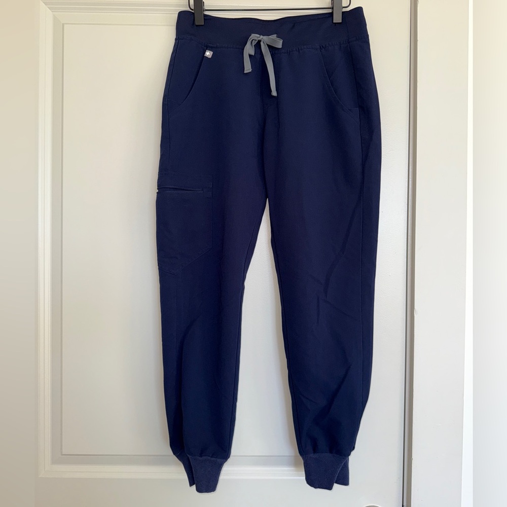 FIGS jogger scrub pants - Picture 2 of 5